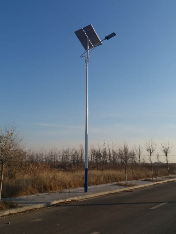唐山市曹妃甸区太阳能路灯照明工程图4