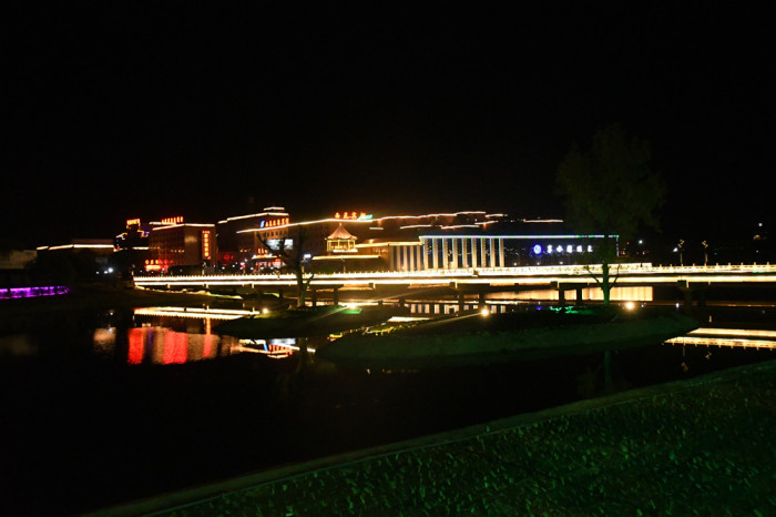 西苑宾馆亮化工程夜景图